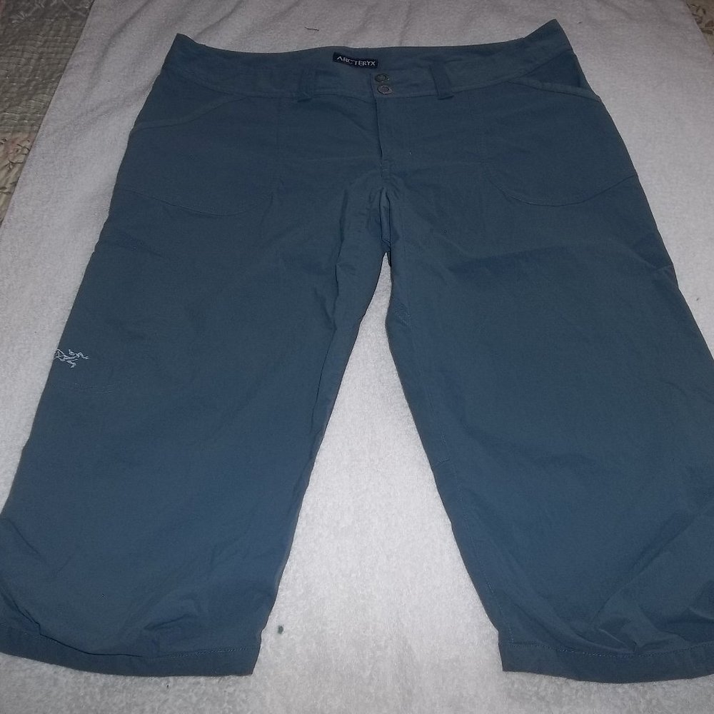 EUC Arc'teryx Women's Capris - Dark Blue